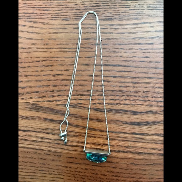 Beautiful Kendra Scott Necklace - Picture 1 of 2
